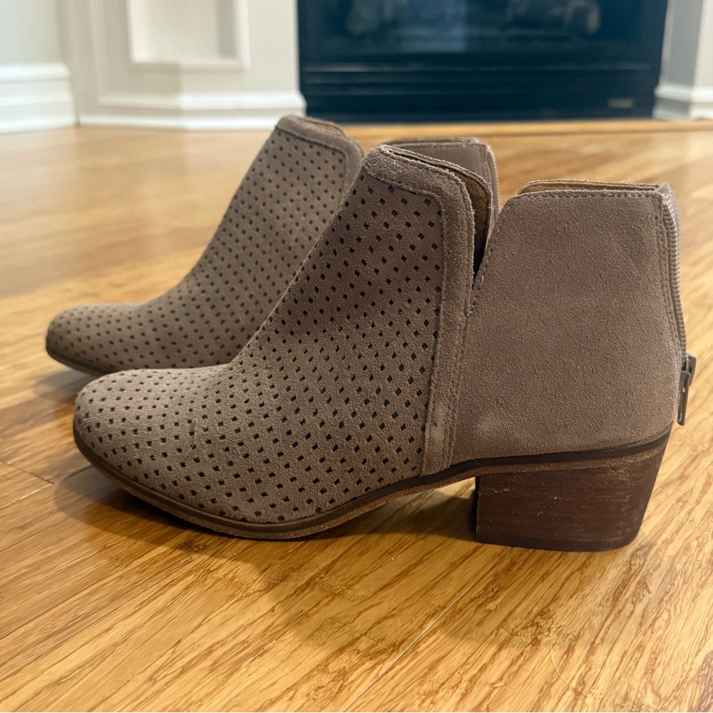 NWT Susina Ankle Booties